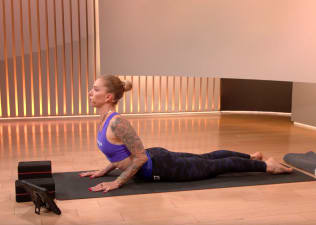 Kirra Michel teaching a yoga class