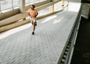 Man runs outside, how to start running again